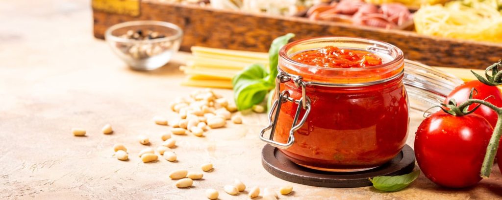 Flecken Tomatensauce können ein Ärgernis sein